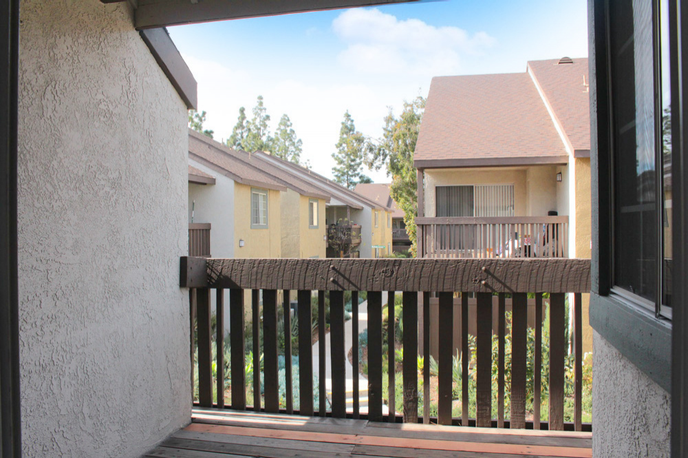 This image is the visual representation of 2x1 bedroom 18 in Rose Pointe Apartments.